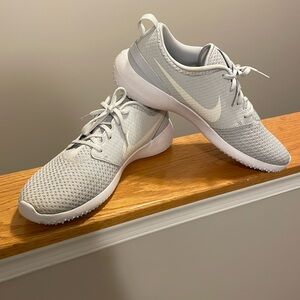 Nike rosche golf shoes worn once Size:12 MENS